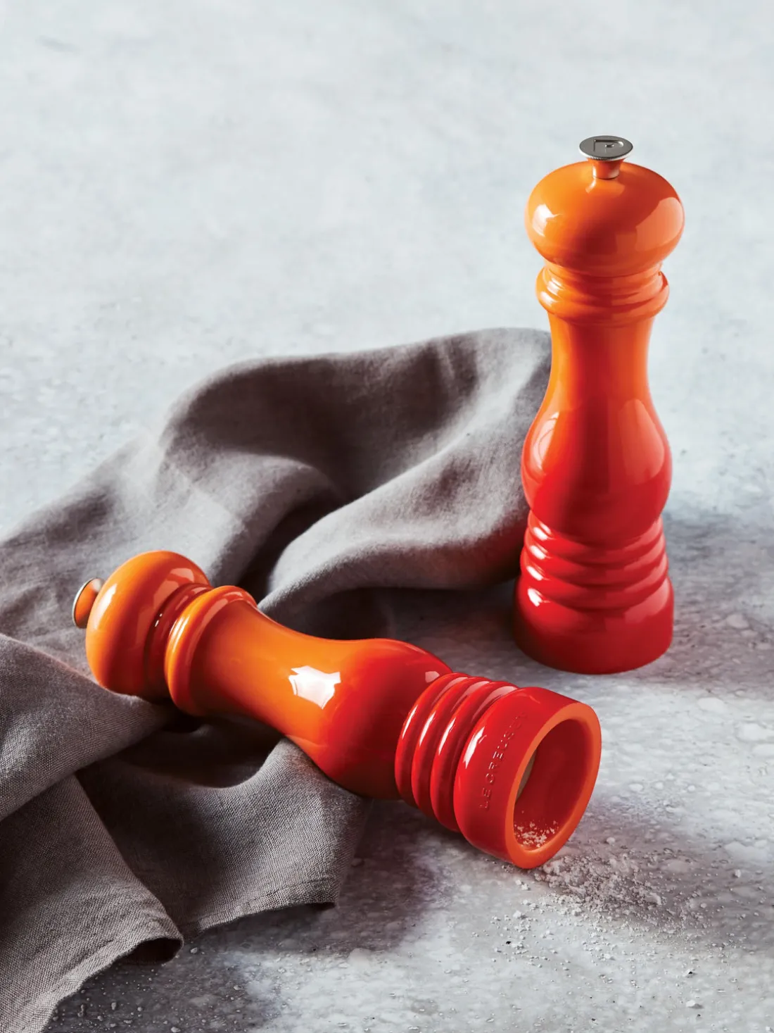 Molinillo de sal con mecanismo de cerámica Creuset