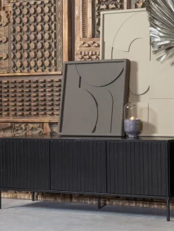 Mueble TV de madera de pino con frente acanalado Avourio, 3 puertas