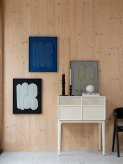 Mural en relieve de yeso enmarcado August