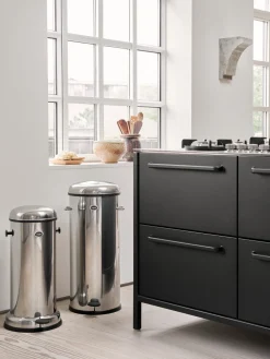 Papelera con pedal Vipp17