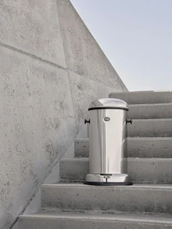 Papelera con pedal Vipp15