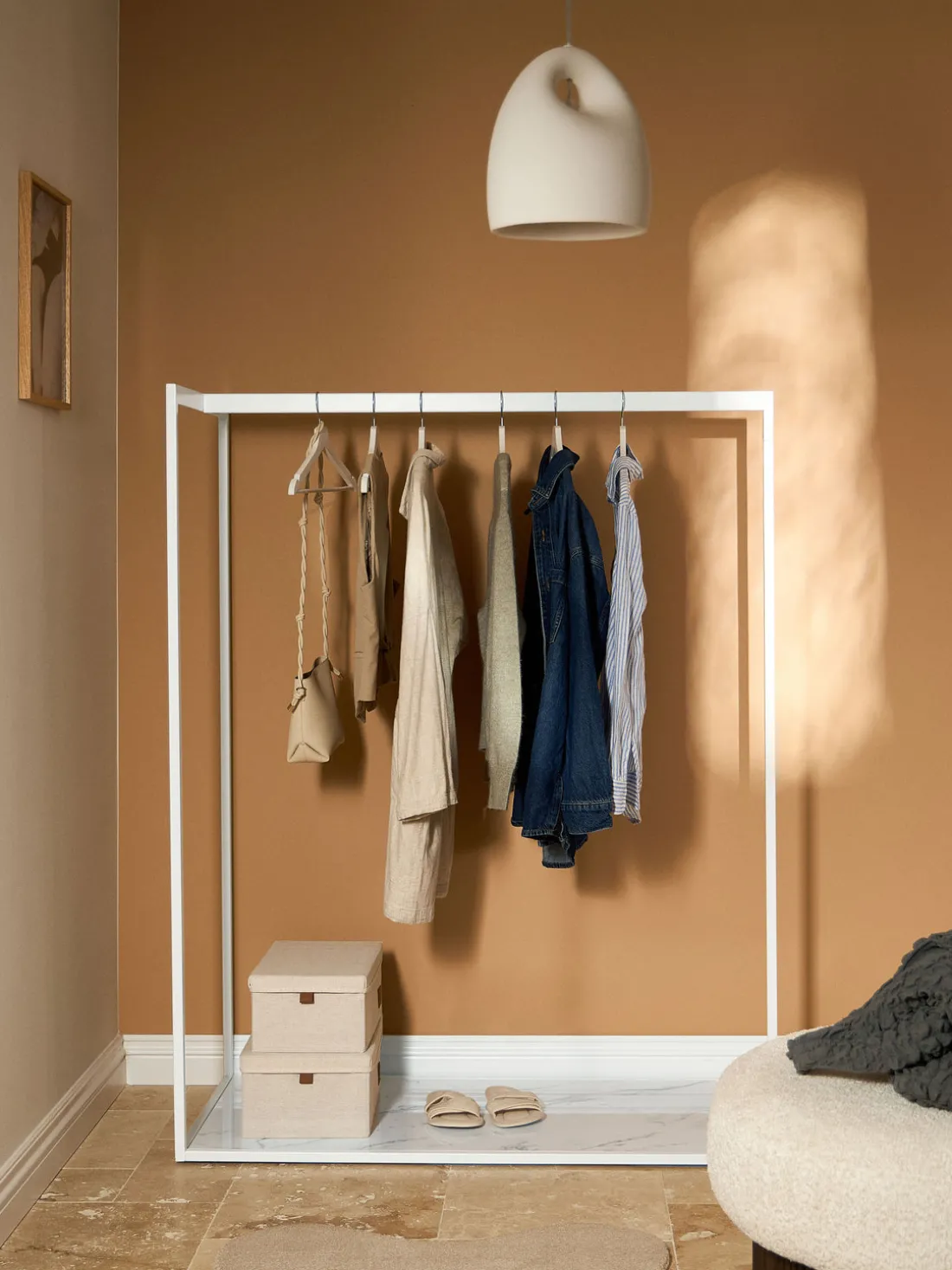 Perchero en look mármol Pacey