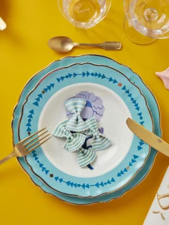 Plato hondo artesanal de porcelana Peony