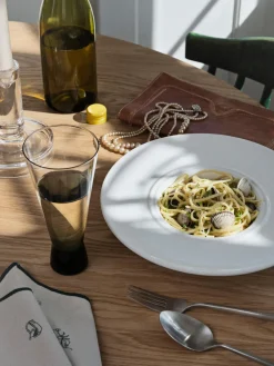 Plato hondo artesanal Stevns