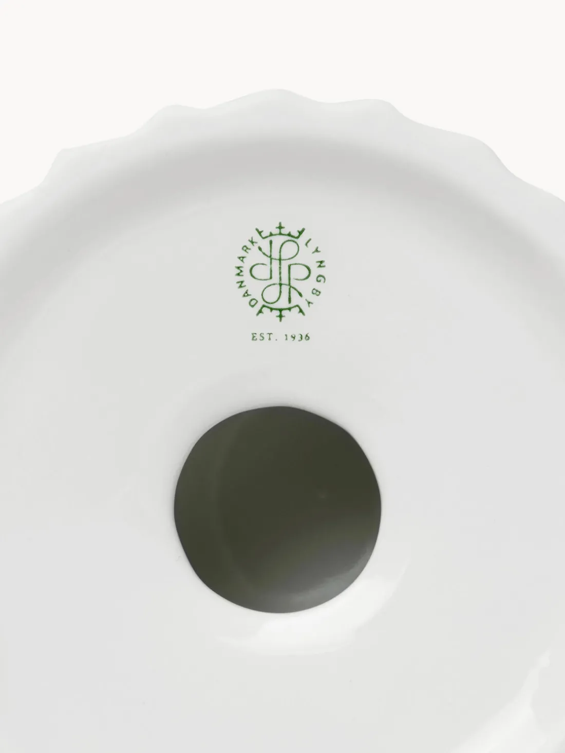 Portavelas de porcelana con relieves Tura