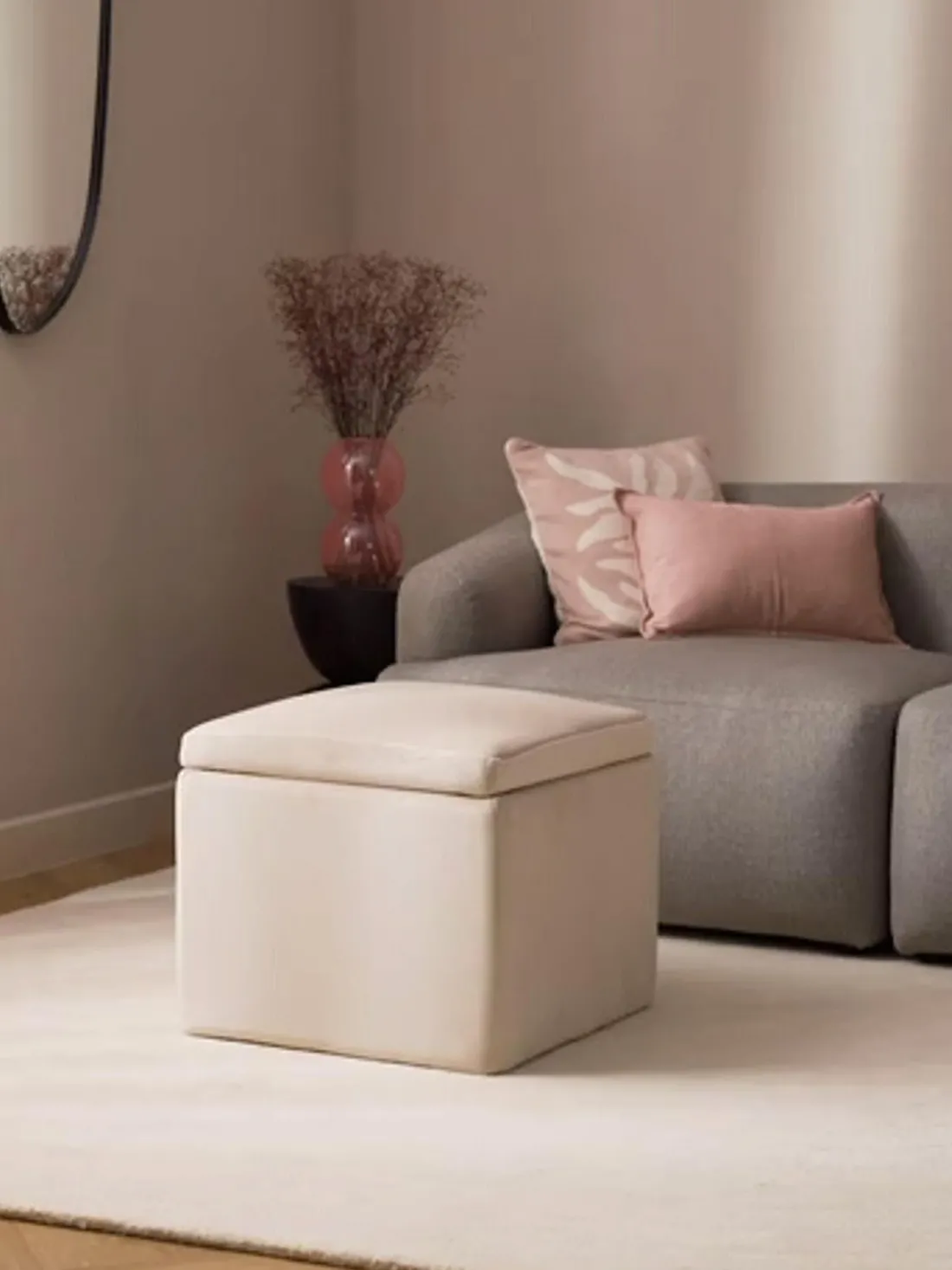 Puf de terciopelo con espacio de almacenamiento Winou