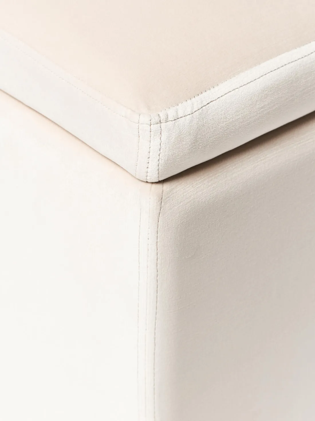 Puf de terciopelo con espacio de almacenamiento Winou