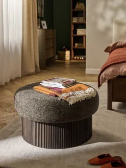 Puf grande tapizado en borreguillo bouclé con espacio de almacenamiento Nala