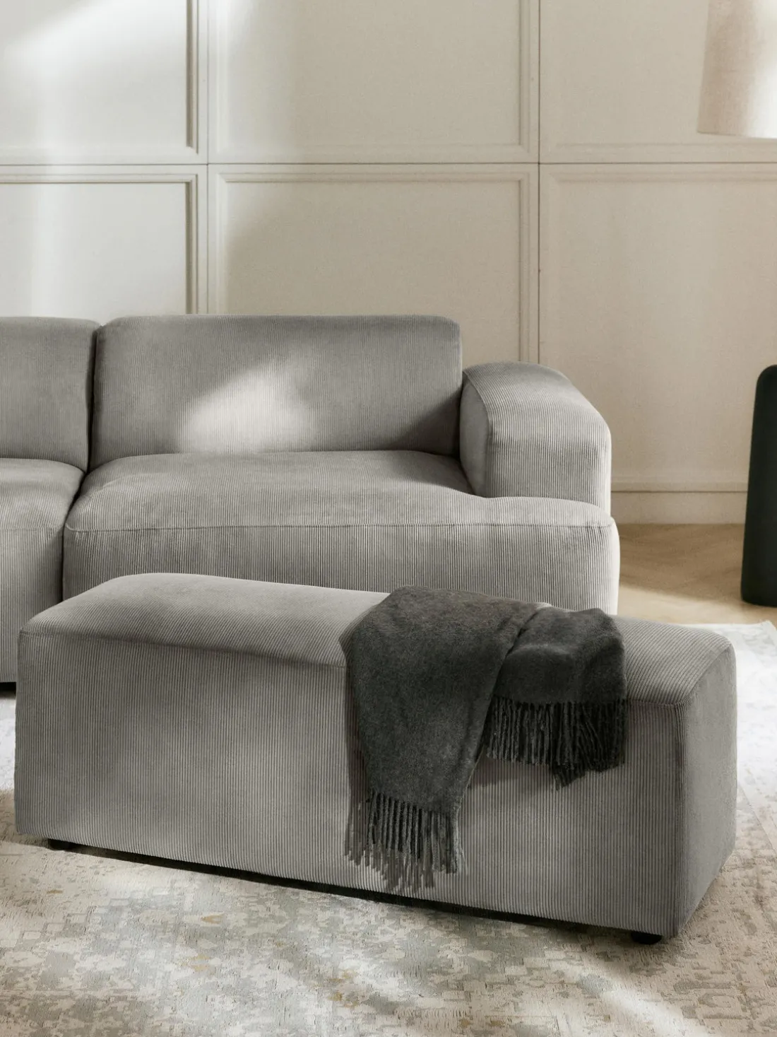 Puf reposapiés de pana Melva, 99 x 42 cm