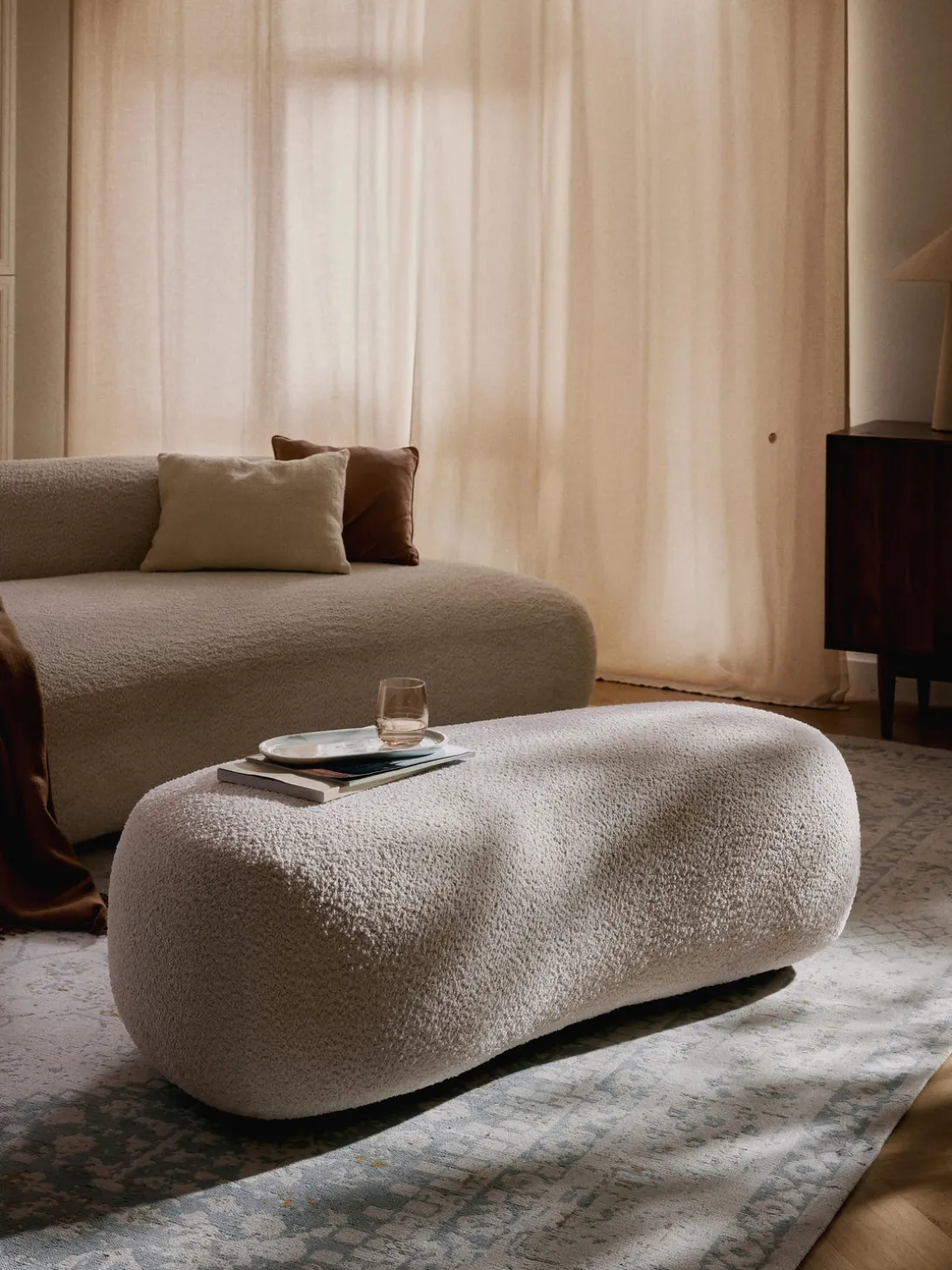 Puf reposapiés grande de borreguillo bouclé Alba