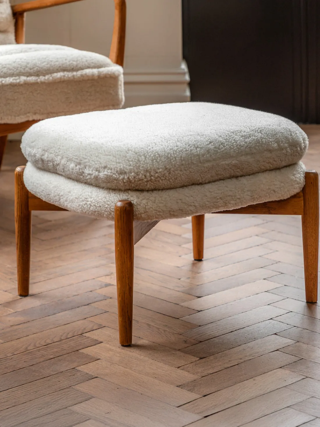 Reposapiés puf de borreguillo Datsun