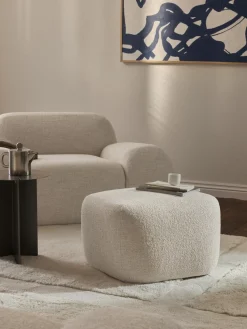 Reposapiés puf en tejido bouclé Wolke