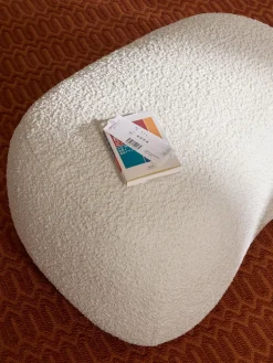 Reposapiés puf en tejido bouclé Alba