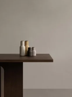 Salero y pimentero pequeños de diseño Bottle Grinder, 2 uds.