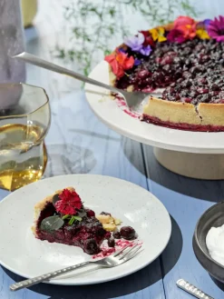 Servidor de tartas cepillado mate artesanal Sletten