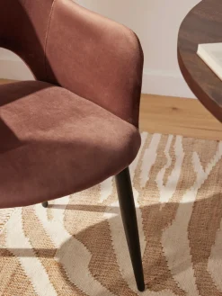 Silla con reposabrazos de terciopelo Rachel