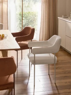 Silla con reposabrazos de pana Zoe