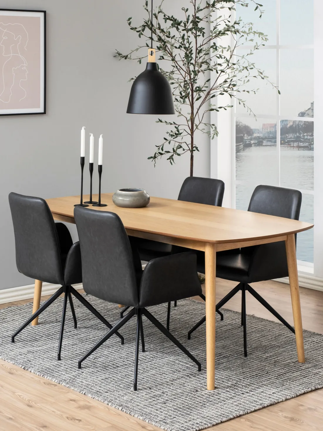 Silla con reposabrazos giratoria de cuero sintético Naya