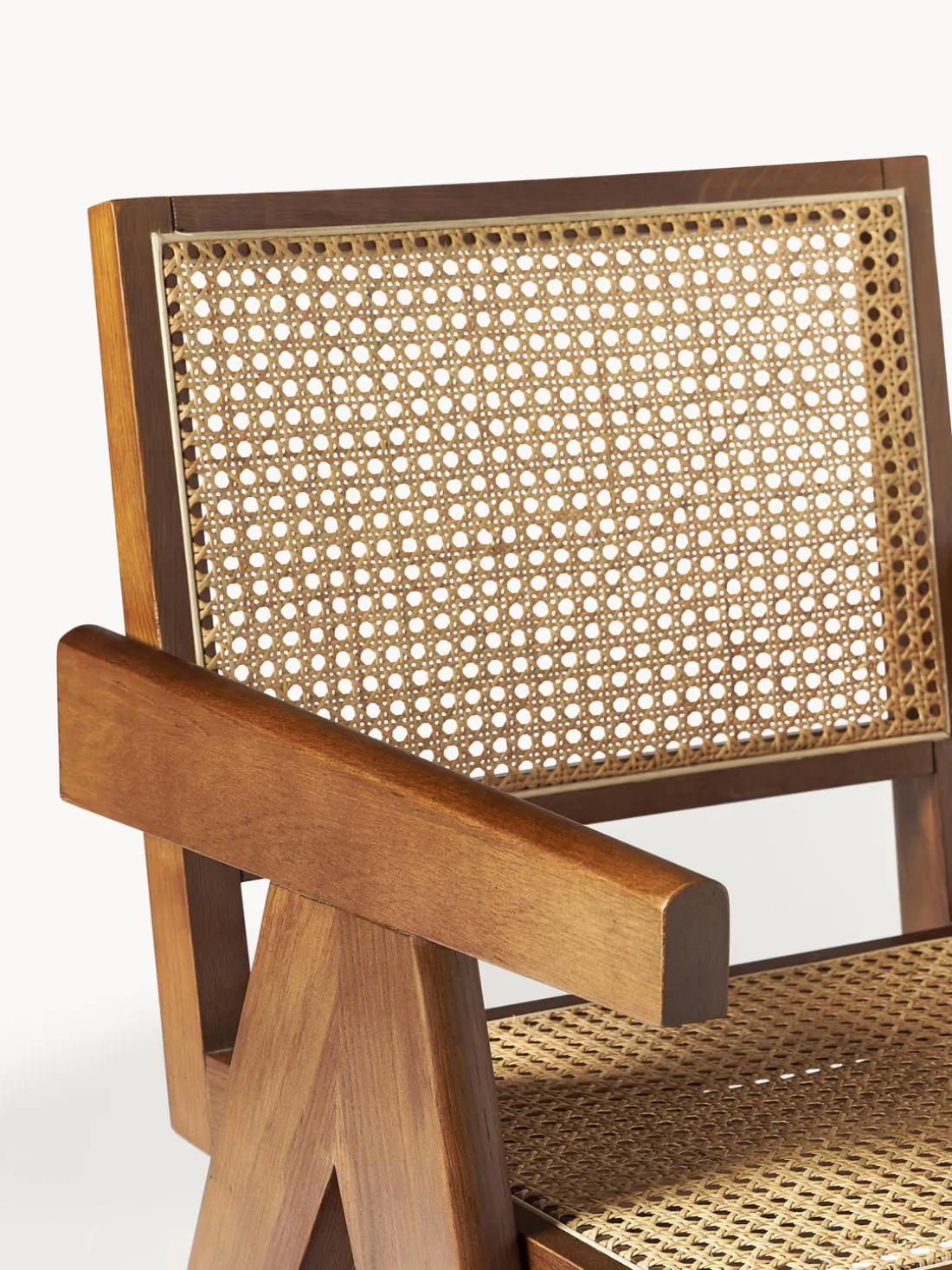 Silla con repozabrazos de tejido vienés Sissi