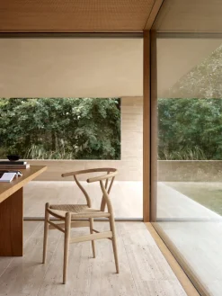 Silla de madera con asiento tejido a mano CH24 Wishbone Chair