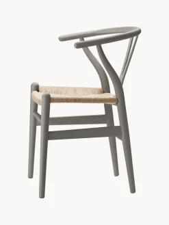Silla de madera con asiento tejido a mano CH24
