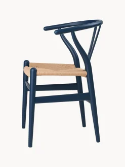 Silla de madera con asiento tejido a mano CH24