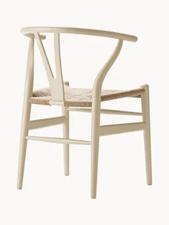 Silla de madera con asiento tejido a mano CH24