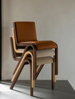 Silla de madera con asiento acolchado Ready