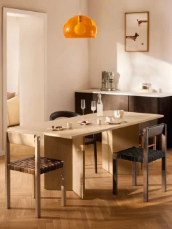 Silla de madera con asiento de cuero Liza