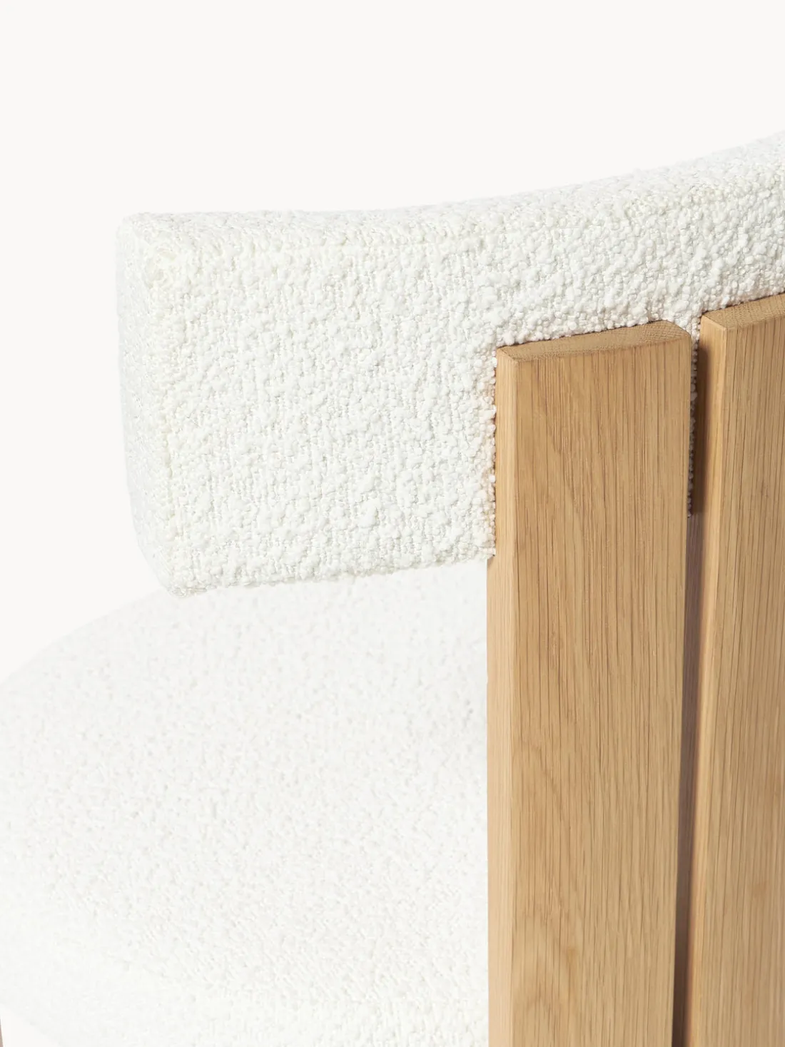 Silla de madera con tapizado bouclé Katya