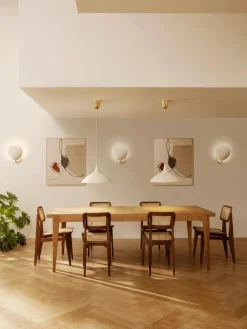 Silla de madera de nogal con tejido vienés C-Chair