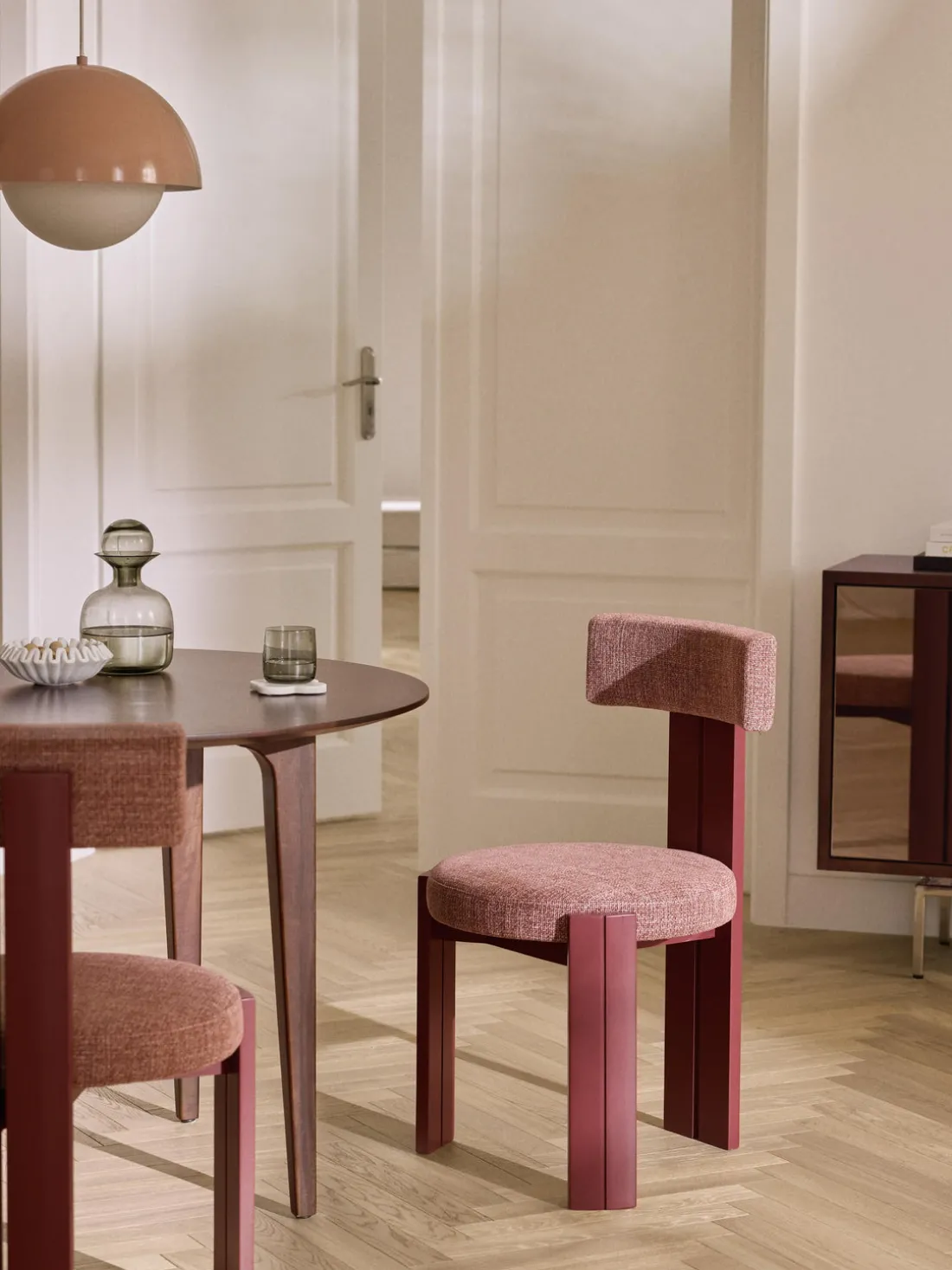 Silla de madera tapizada Katya