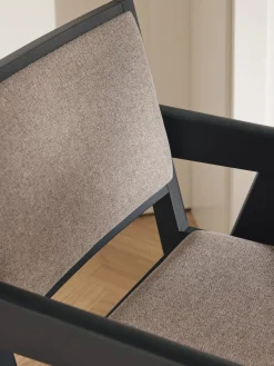 Silla tapizada con reposabrazos Sissi