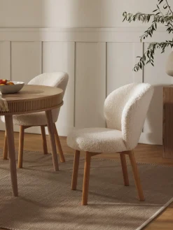 Silla tapizada en borreguillo Serena