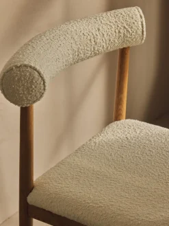 Silla tapizada en tejido bouclé Diego