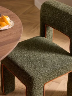 Silla tapizada en tejido bouclé Ana