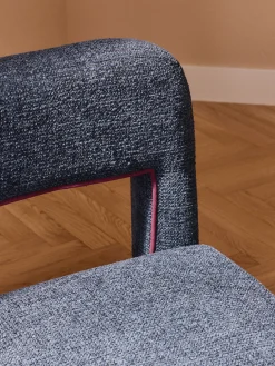 Silla tapizada en tejido bouclé Ana