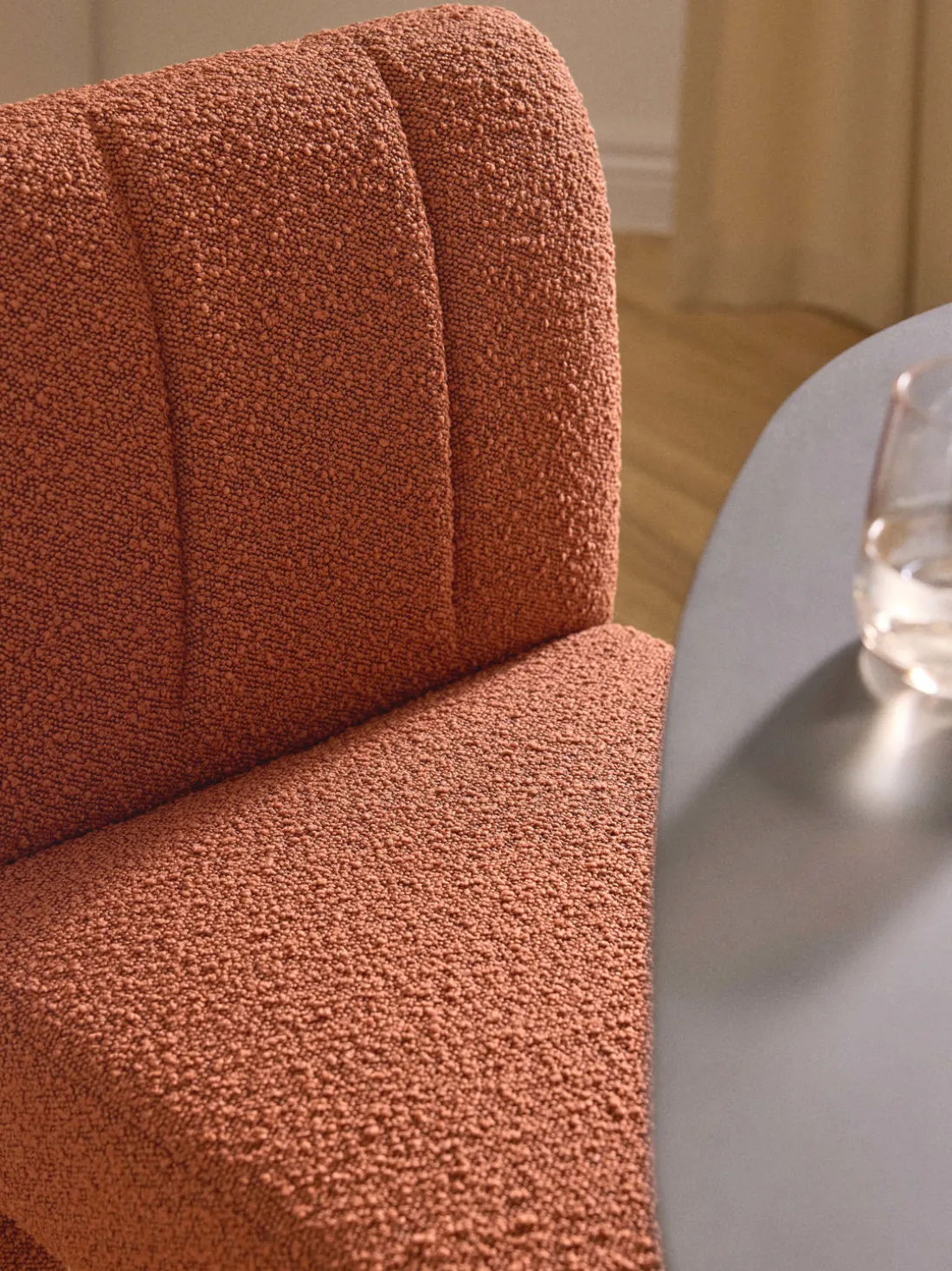 Silla tapizada en tejido bouclé Lukas