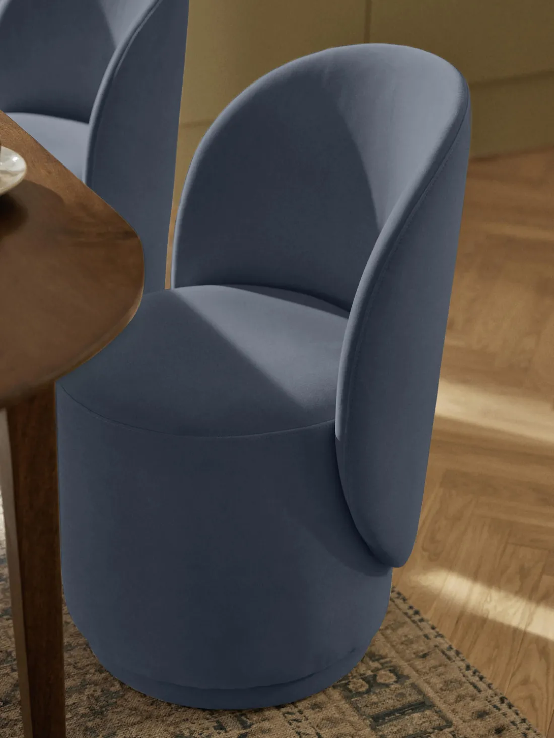 Silla tapizada en terciopelo Zeyno