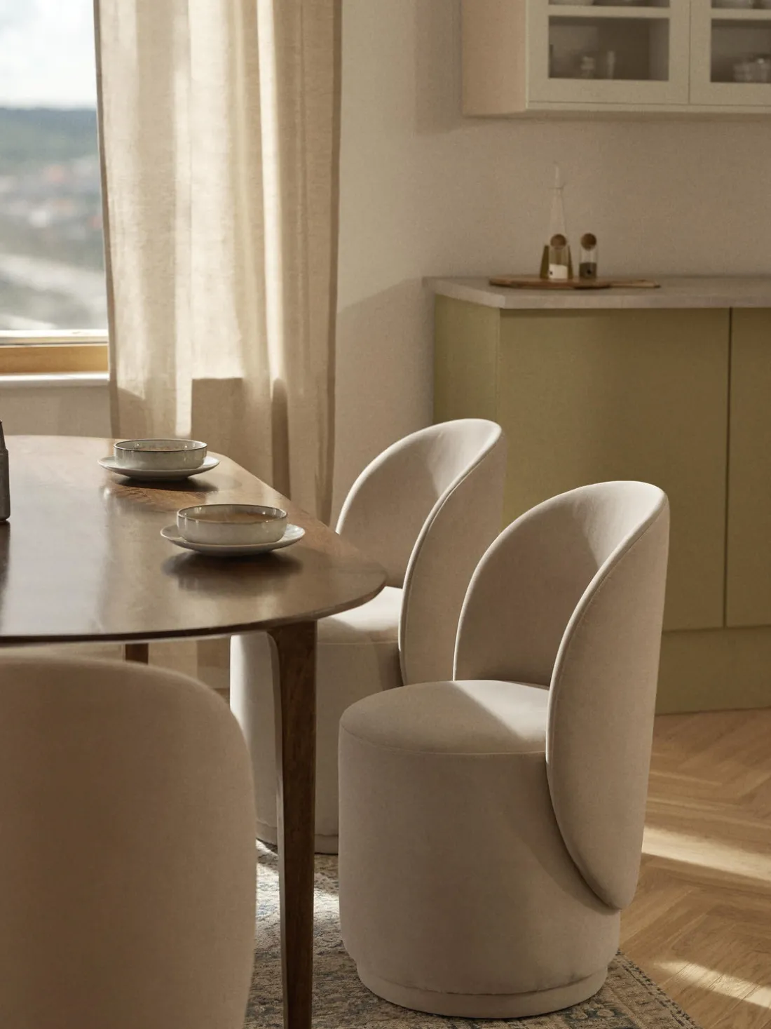 Silla tapizada en terciopelo Zeyno