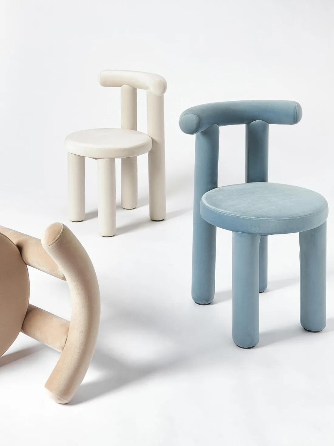 Silla tapizada en terciopelo Calan