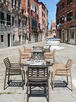 Sillas de jardín apilables con reposabrazos Doga, 2 uds.