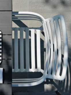 Sillas de jardín apilables con reposabrazos Doga, 2 uds.