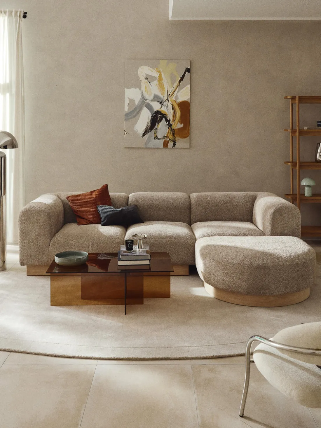 Sofá modular de borreguillo bouclé con reposapiés Natalie (3 plazas, izquierda/derecha)