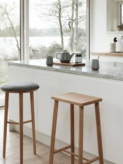 Taburete alto de madera de roble Folk