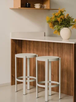 Taburete alto de metal Doon