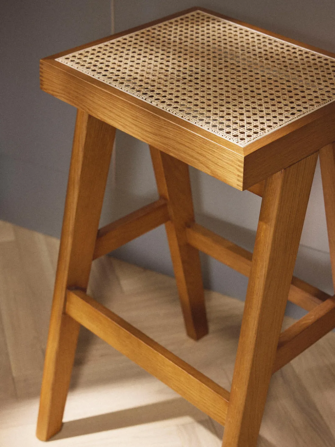 Taburete de bar con tejido vienés Sissi