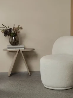 Taburete de madera de roble Avio