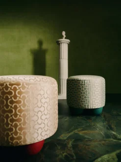 Taburete tapizado de diseño DEDAR Milano x Westwing Lino