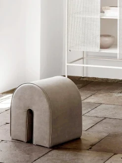 Taburete tapizado en piel de nobuck Curved